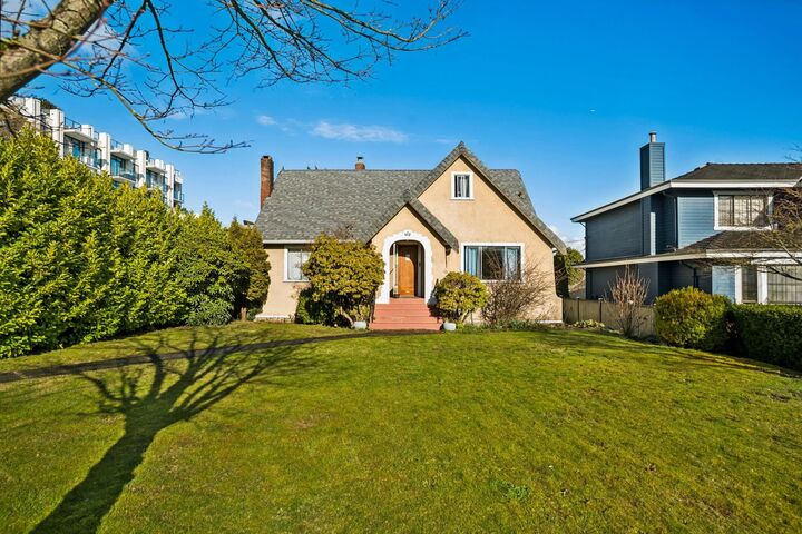 475 W 27th Avenue — photo 1
