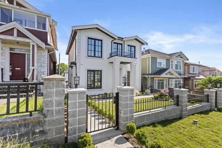 Property Photo: 134 E 63rd Avenue BC V5X 2J6