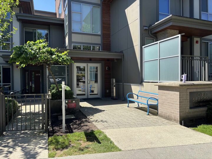 Property Photo: 5460 Broadway 319 BC V5B 0B4