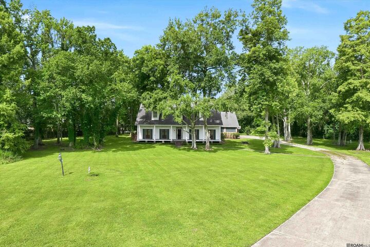 Property Photo:  3449 Tezcucco Dr  LA 70820 