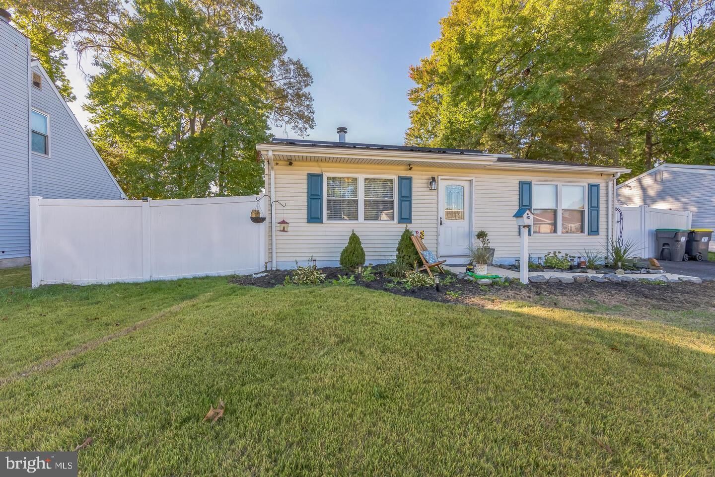 Property Photo:  126 Medley Drive  DE 19713 
