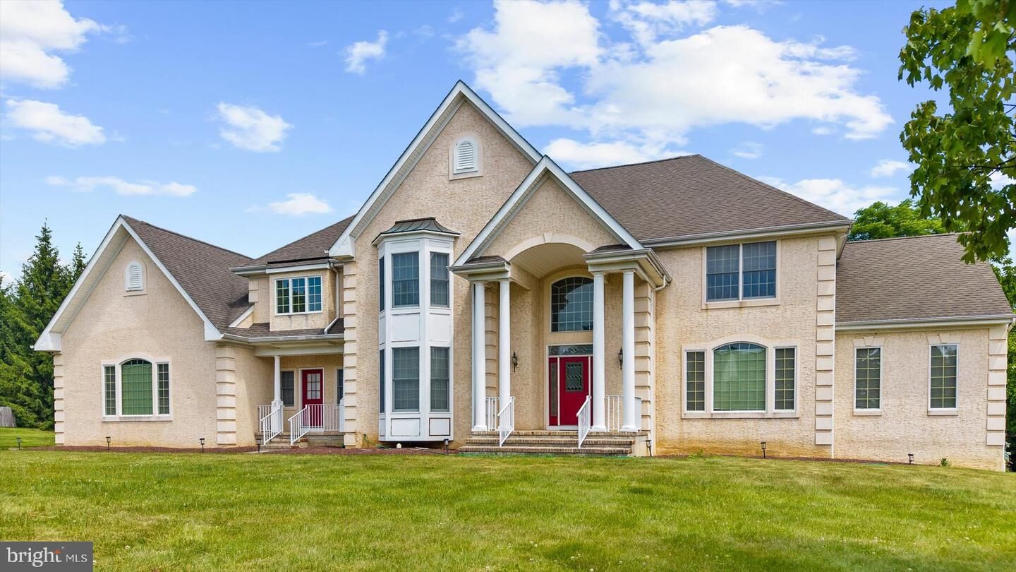 Property Photo:  12 Manchur Court  NJ 08822 