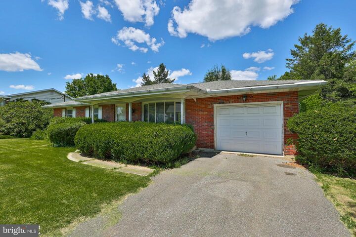 Property Photo:  2649 Northview Avenue  PA 18045 