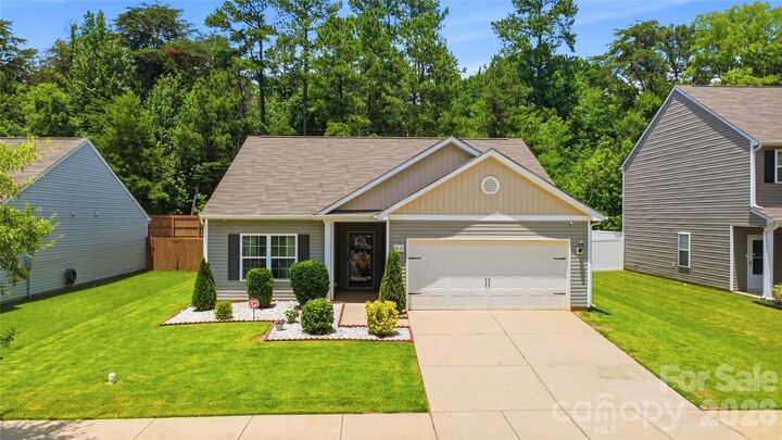 Property Photo:  5221 Upton Place  NC 28215 