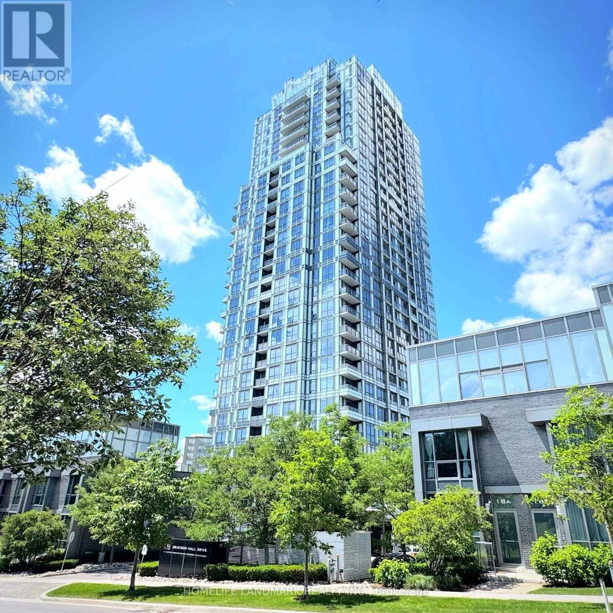 Property Photo:  18 Graydon Hall Drive 1110  ON M3A 0A4 
