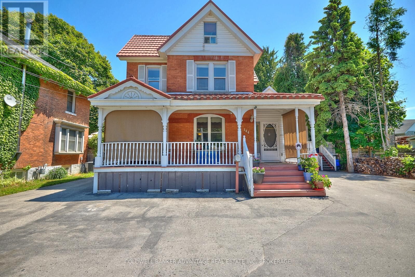 Property Photo:  144 Geneva Street  ON L2R 4N8 