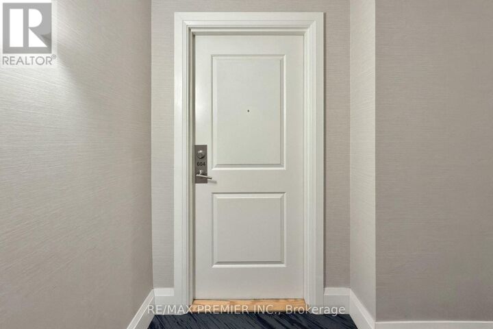 Property Photo:  24 Woodstream Boulevard 604  ON L4L 8C4 