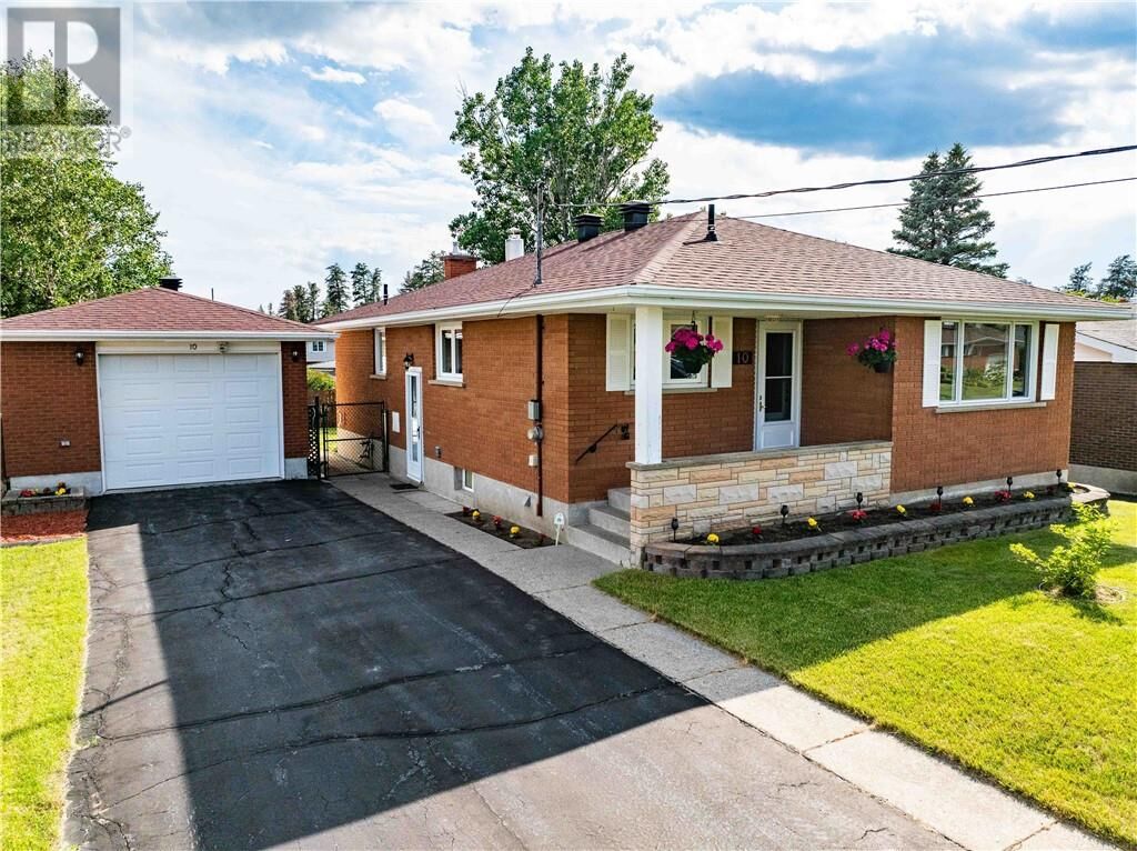 Property Photo:  10 Maple Boulevard  ON P0M 1H0 