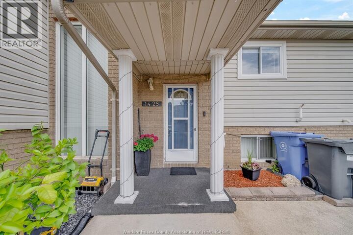 Photo de la propriété:  1425 Mickaila Crescent  ON N8N 4Z2 
