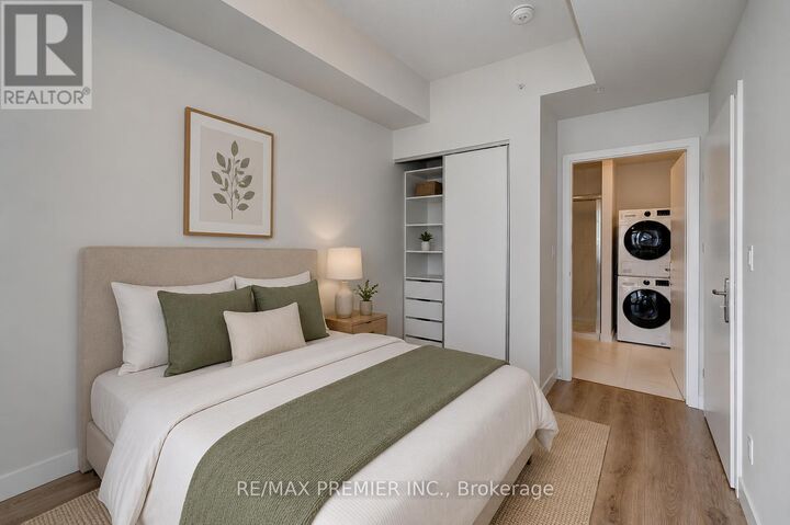 Property Photo:  60 Frederick Street 603  ON N2H 0C7 