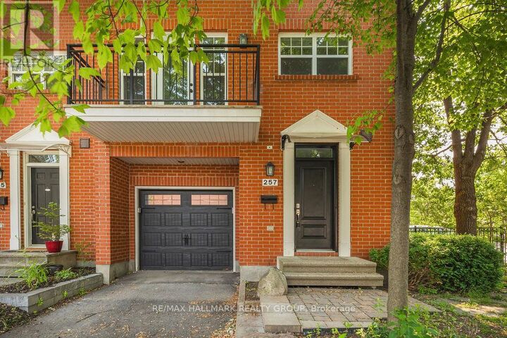 Property Photo:  257 Mart Circle  ON K1K 4S6 