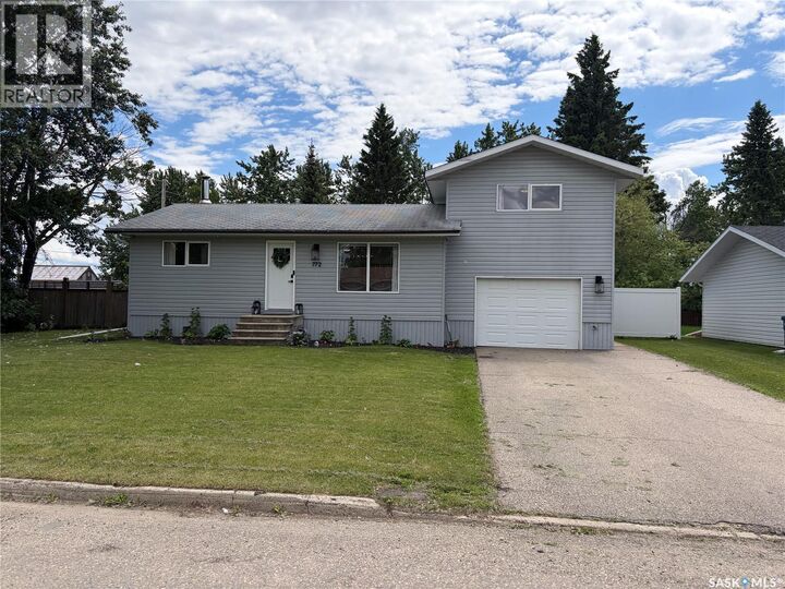 Property Photo:  772 Portage Avenue  SK S0A 4J0 