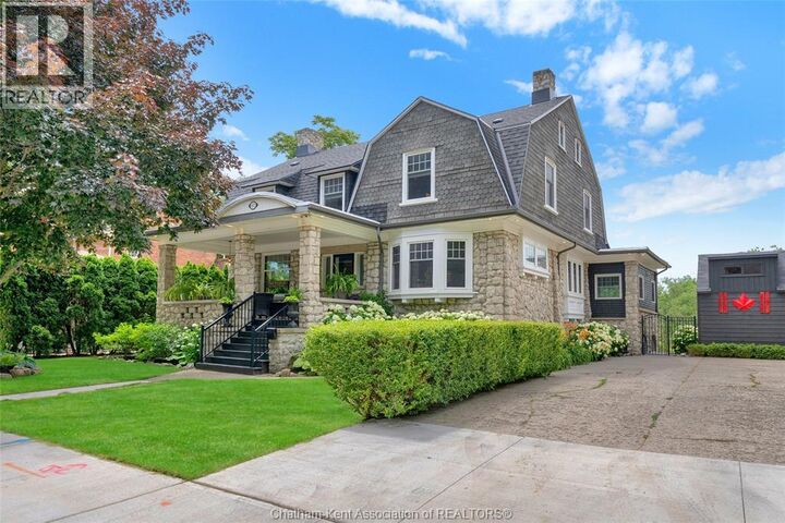 Property Photo:  411 King Street West  ON N7M 1G3 