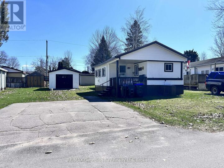 3 Northland Road — photo 1