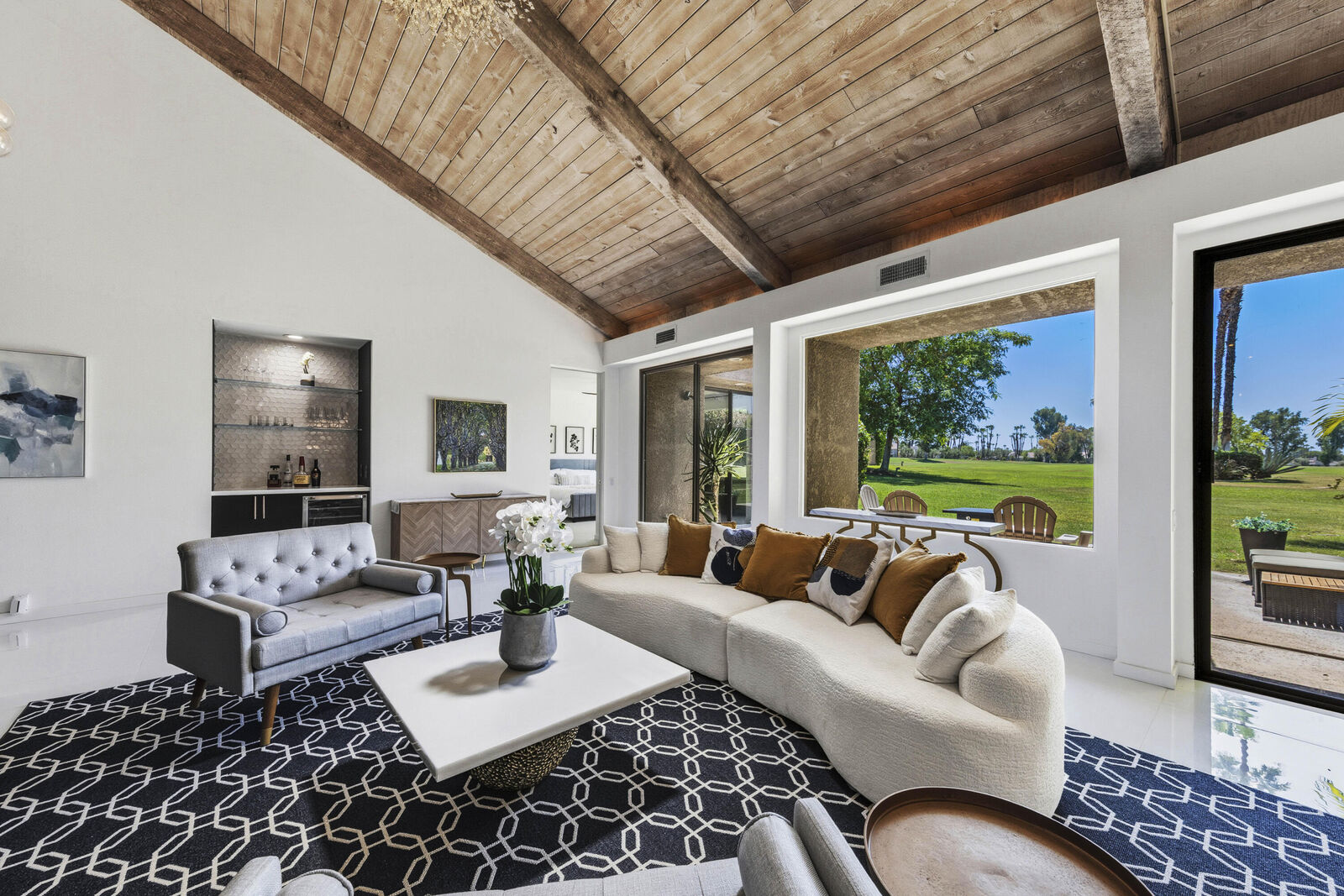 Property Photo:  552 Desert West Drive  CA 92270 