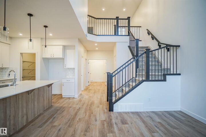 Property Photo: 948 17 Avenue NW AB T6W 4X8