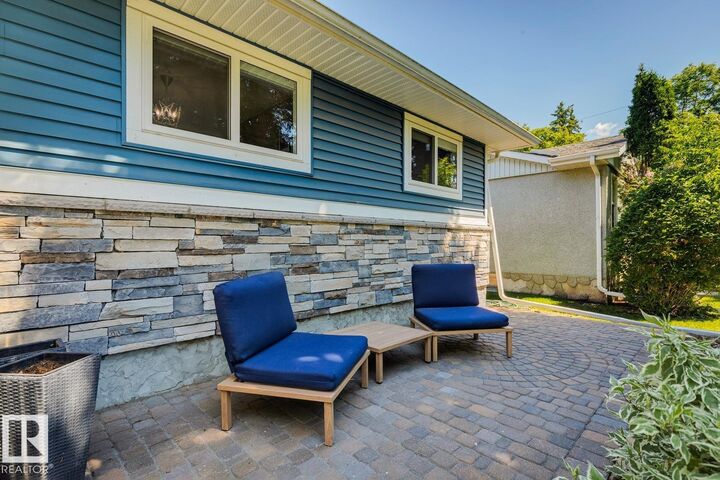Property Photo:  14620 89 Avenue NW  AB T5R 4P5 