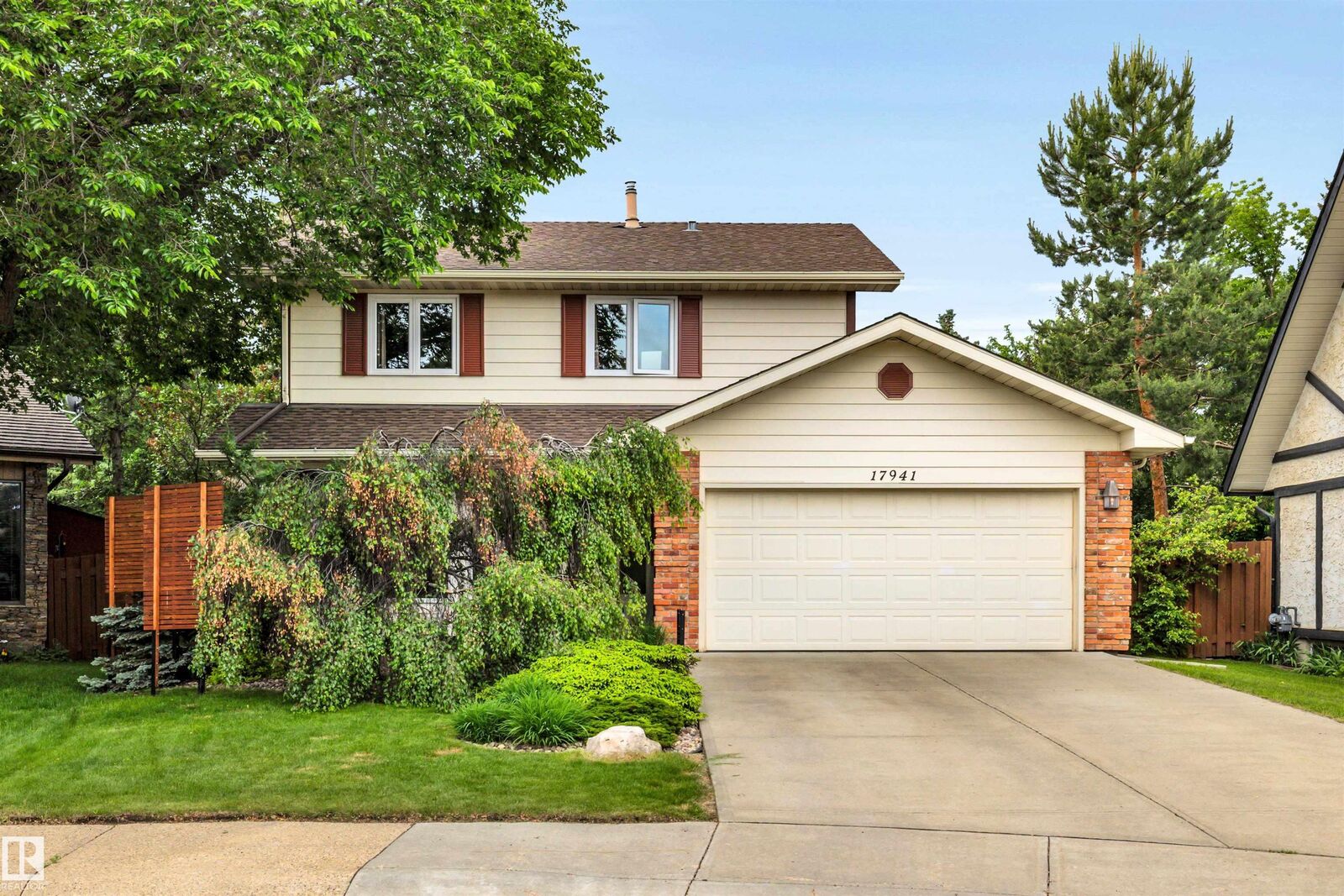 Property Photo:  17941 57 Avenue NW  AB T6M 1X6 