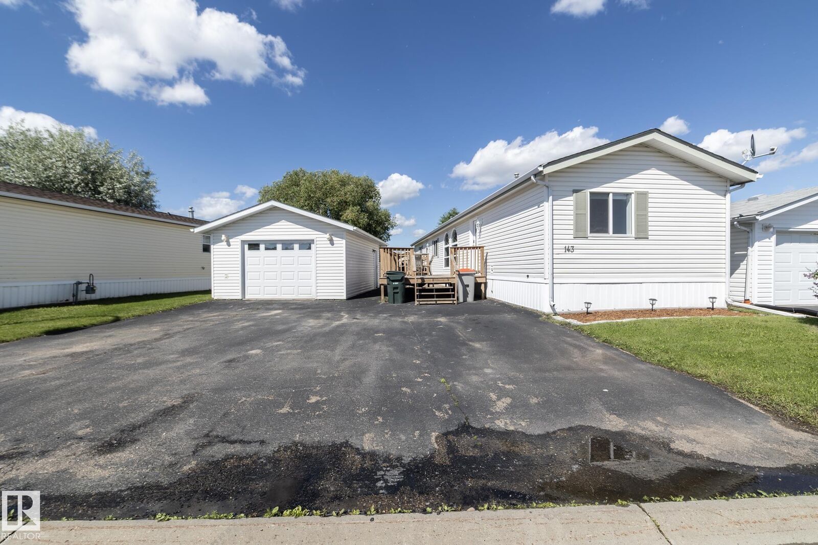 Property Photo:  143 48 3400 Street  AB T7Z 1V9 