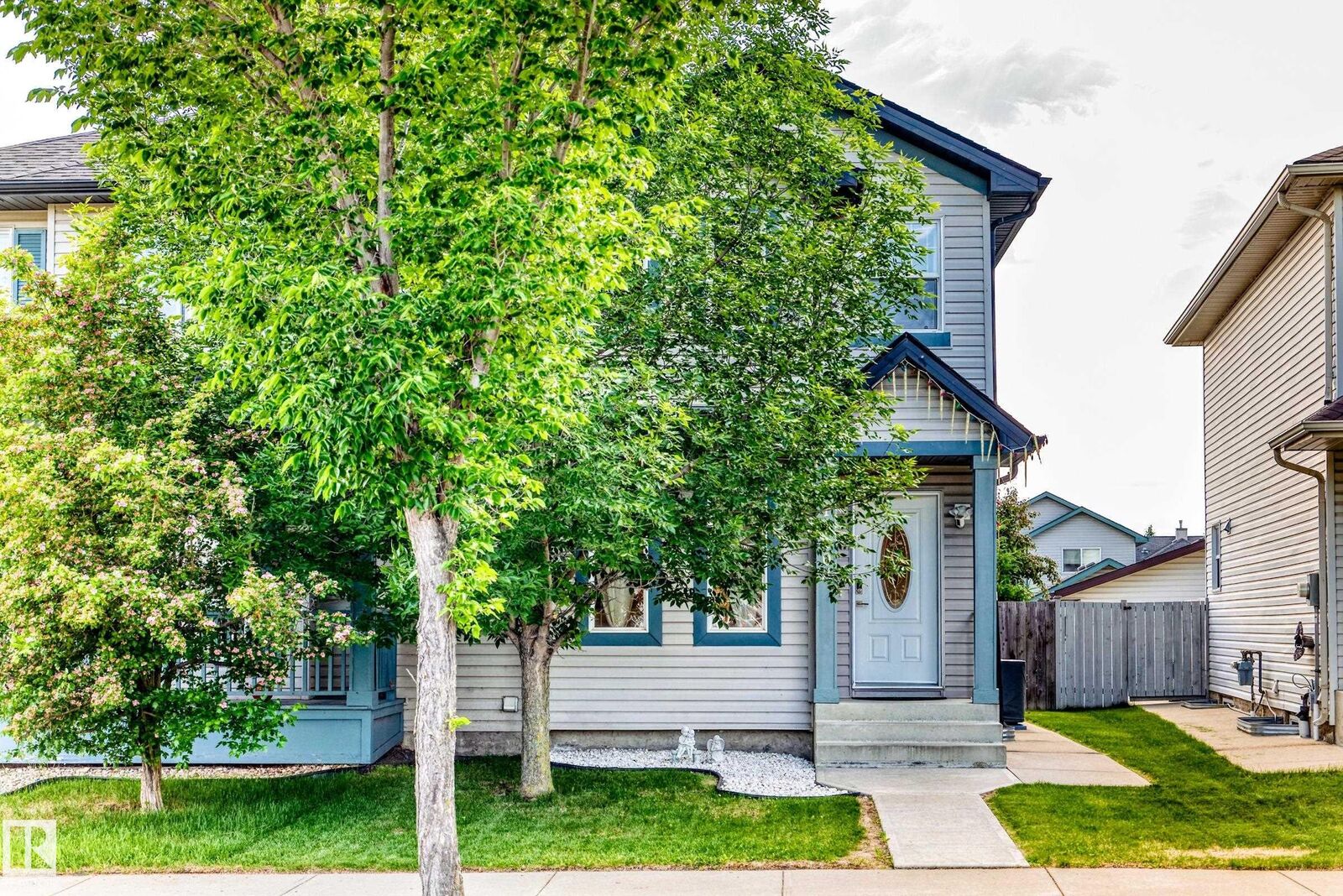 Property Photo:  17408 87 Street NW  AB T5Z 3Z3 