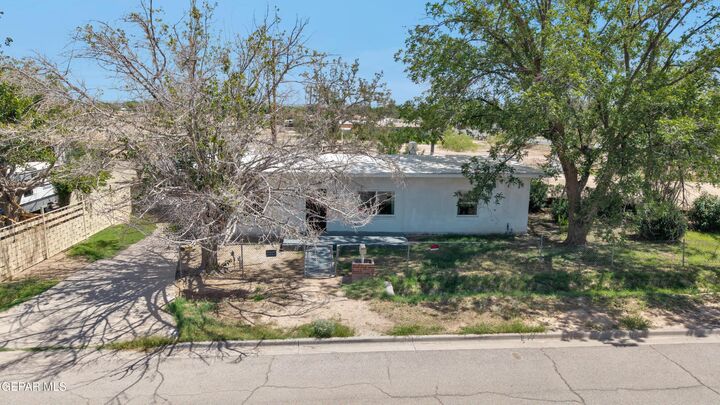 Property Photo: 8720 Aranda Lane TX 79907