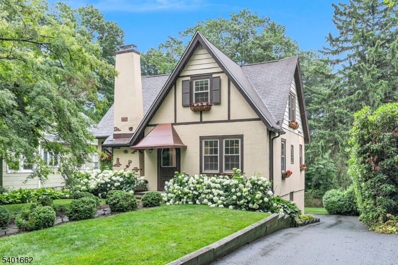 Property Photo:  5 Tysley St  NJ 07920 