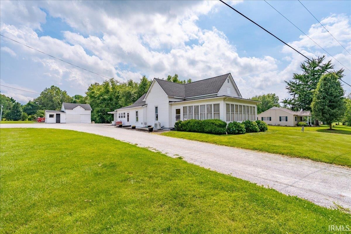 Property Photo:  2811 E Degonia Road  IN 47601 