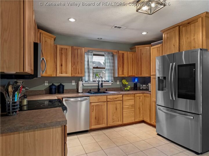 Property Photo:  1518 Fenton Circle  WV 25143 