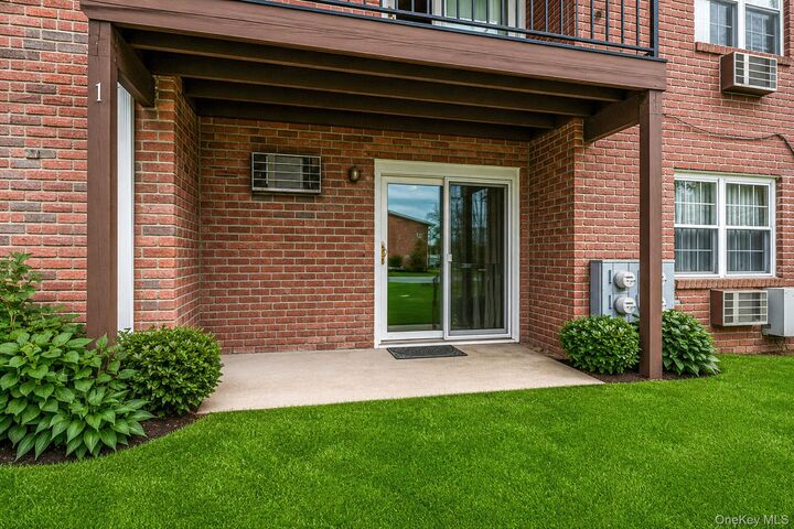 Property Photo:  11 Springwood Drive  NY 11703 