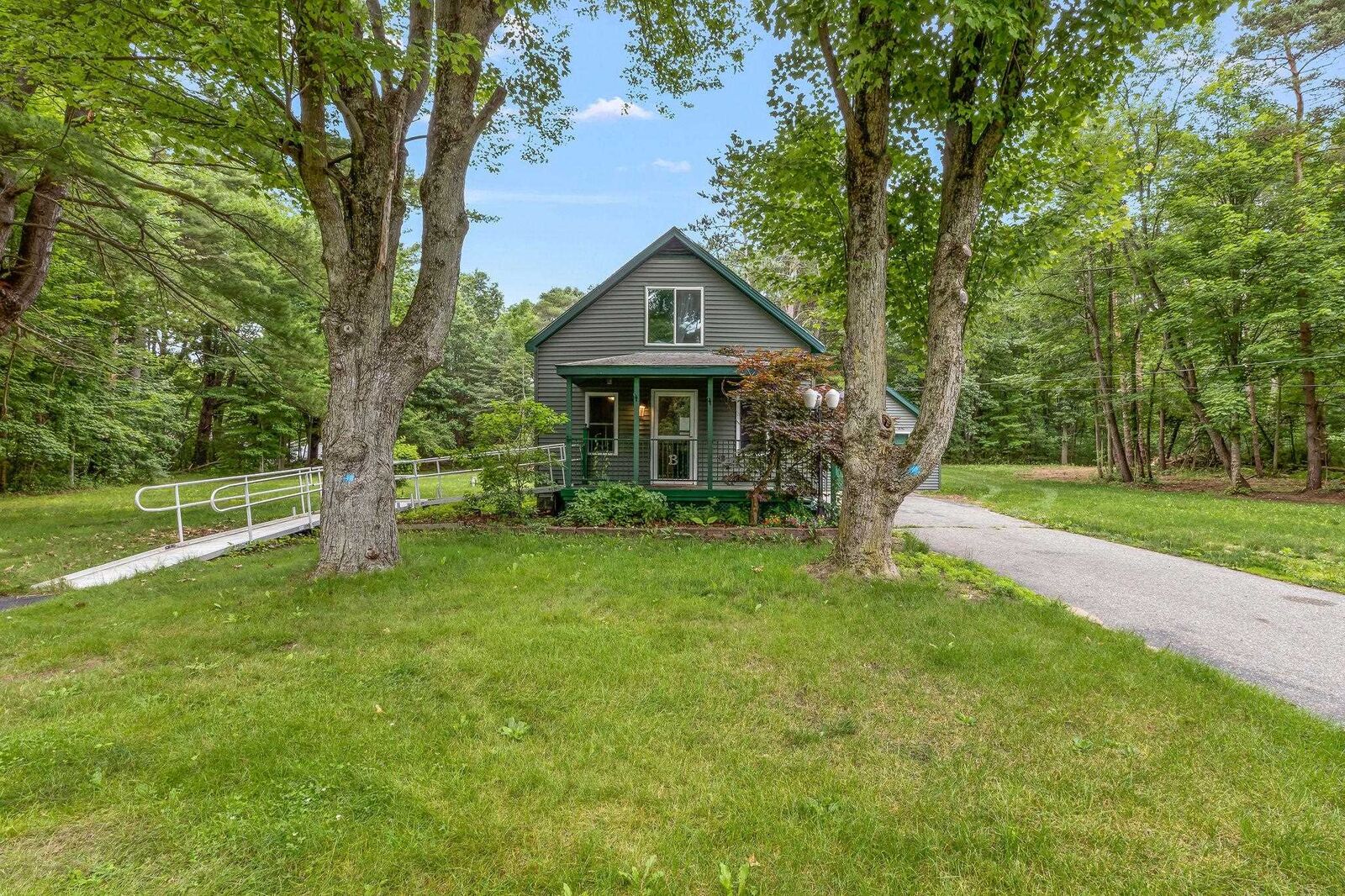 Property Photo:  537 S Woodcock  MI 48640-615 