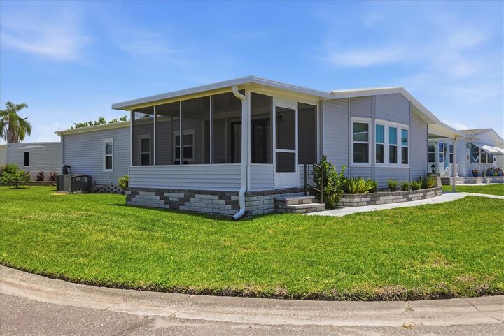 Property Photo:  1536 45th Avenue E  FL 34222 