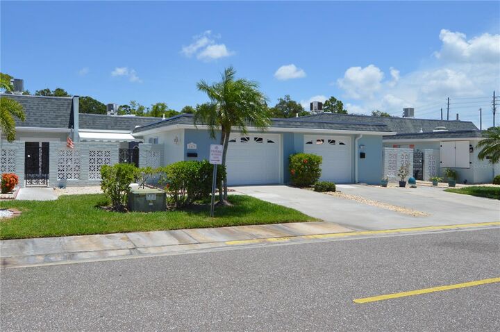 Property Photo:  143 Boca Ciega Point Boulevard N  FL 33708 