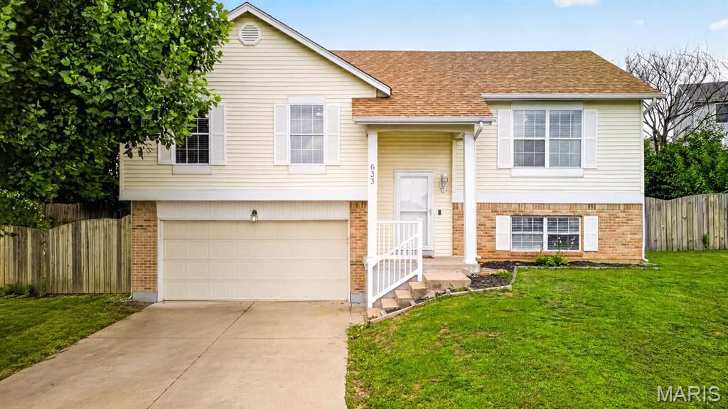Property Photo:  633 Longhorn Drive  MO 63368 