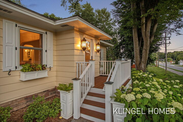 Property Photo:  17586 168th Avenue  MI 49456 