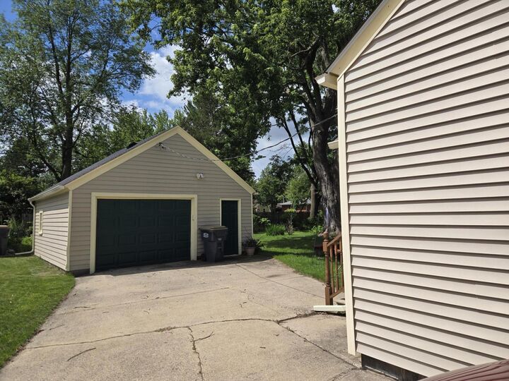 Property Photo: 509 W Allegan Street MI 49078