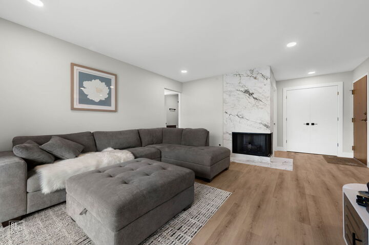 Property Photo: 7010 Park Lane Court 102 IL 60517