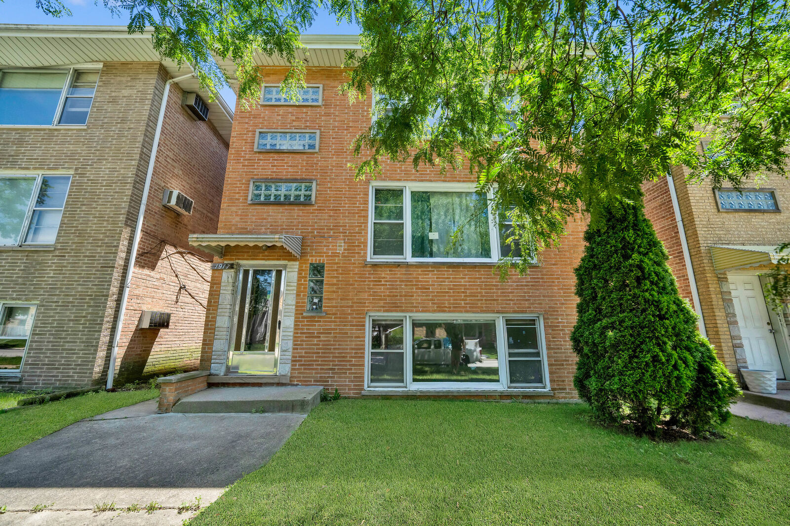 Property Photo: 1917 High Street IL 60406