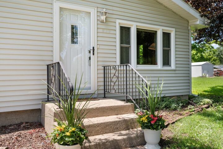 Property Photo:  517 Stryker Avenue  IL 60436 