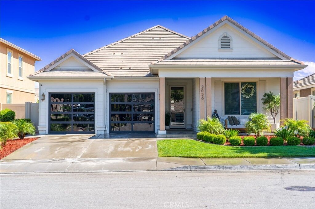 Property Photo:  2056 Caltha Way  CA 92571 
