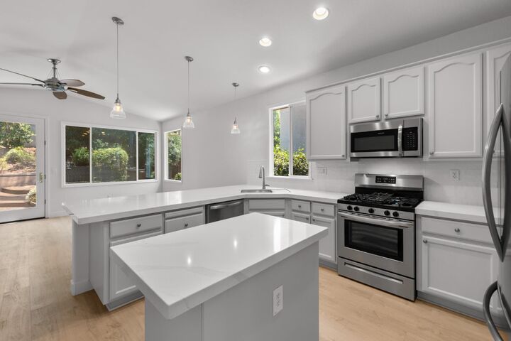 Property Photo: 2921 Fox Hill Drive CA 95765