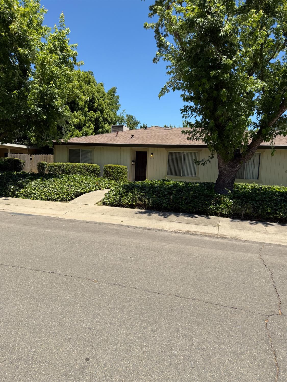 Property Photo:  1156 Darnel Way  CA 95822 