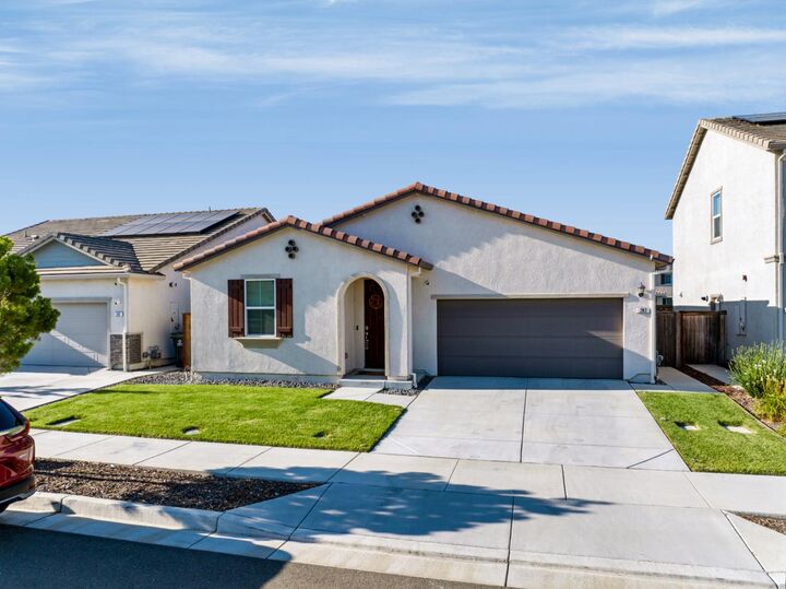 Property Photo:  287 George Street  CA 95330 