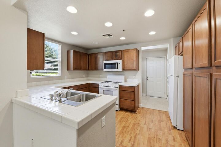 Property Photo:  4800 Westlake Parkway 610  CA 95835 