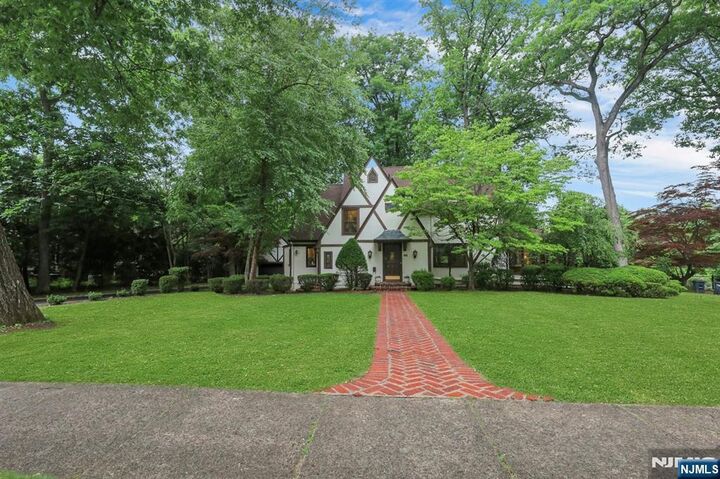 Property Photo:  112 Goodwin Terrace  NJ 07675 