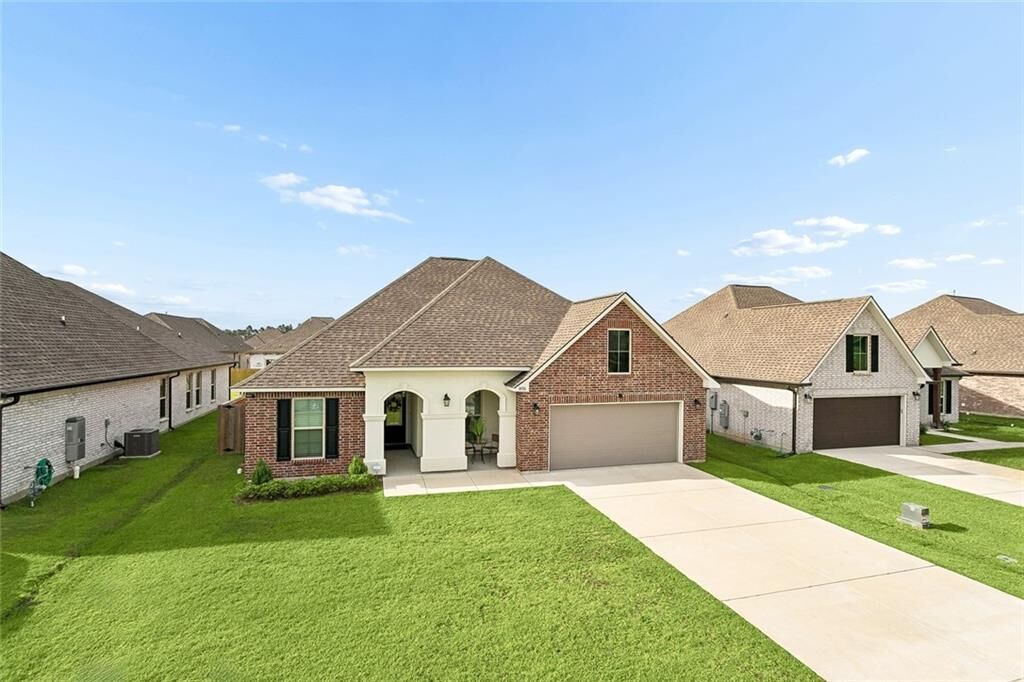 Property Photo:  1436 Zachery Court  LA 70435 