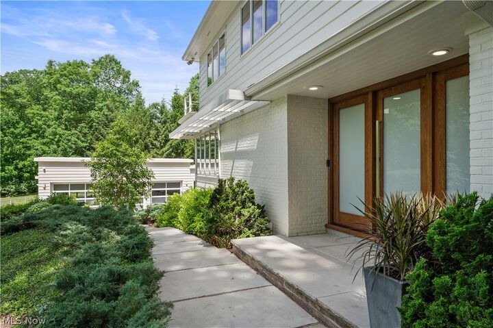 Property Photo:  19103 N Park Boulevard  OH 44122 