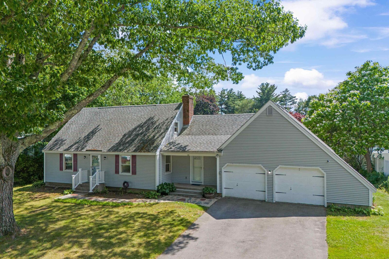 Property Photo:  10 Colonial Circle  NH 03842 