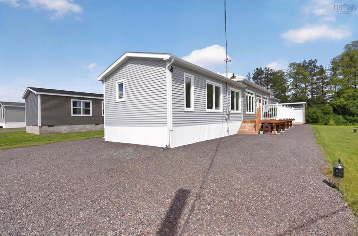 Property Photo:  86 Sunrise Court  NS B6L 0E9 