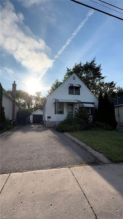 Property Photo:  294 East 27th Street  ON L8V 3G6 