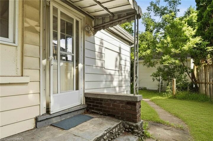 Property Photo:  52 Marlborough Street C  ON N3T 2S2 